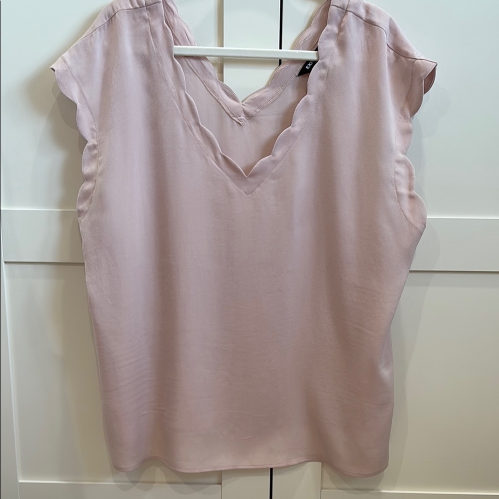 Express scalloped c neck short sleeve blouse size XL
